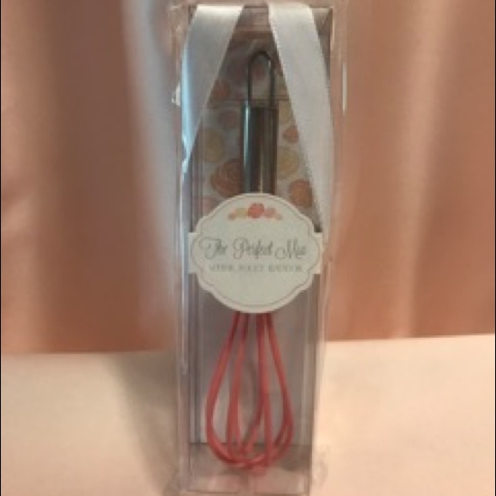15 "Perfect Mix" mini bridal shower whisks